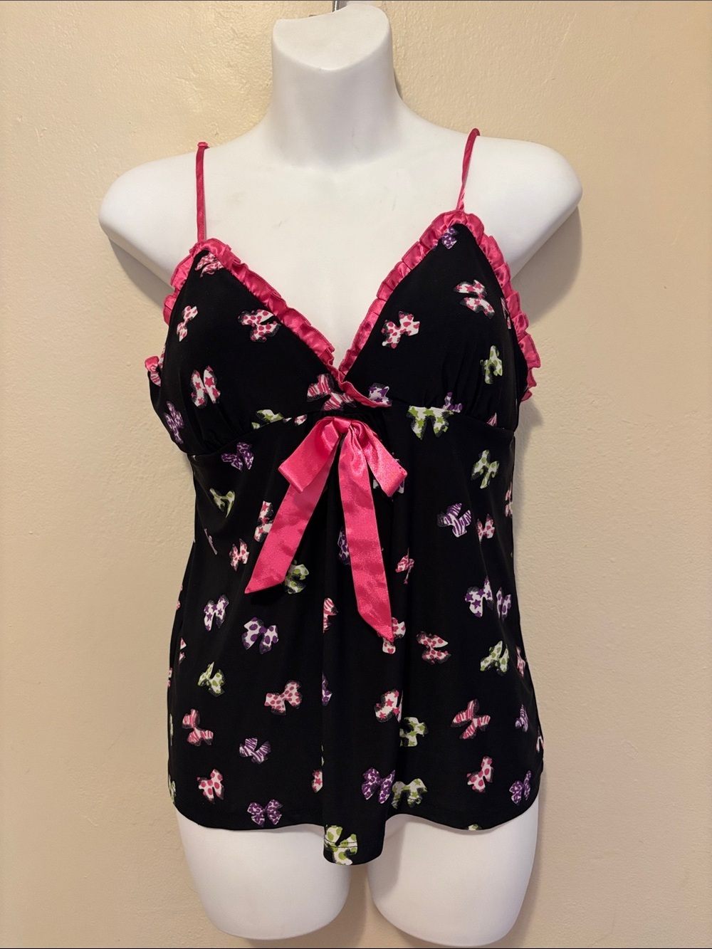 Jennifer Moore Black Floral Satin-Trim Cami with Pink Bow